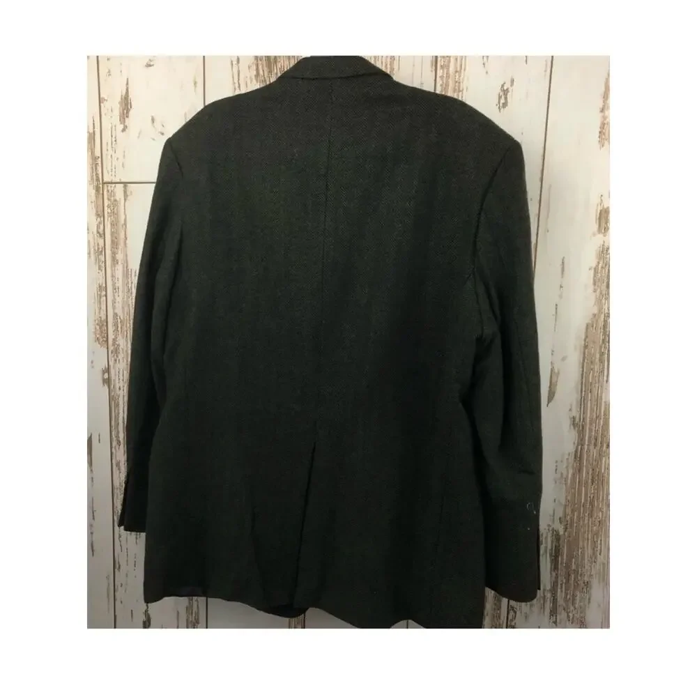 Max Mitchel Suit Jacket. Size 44L. In excellent condition!